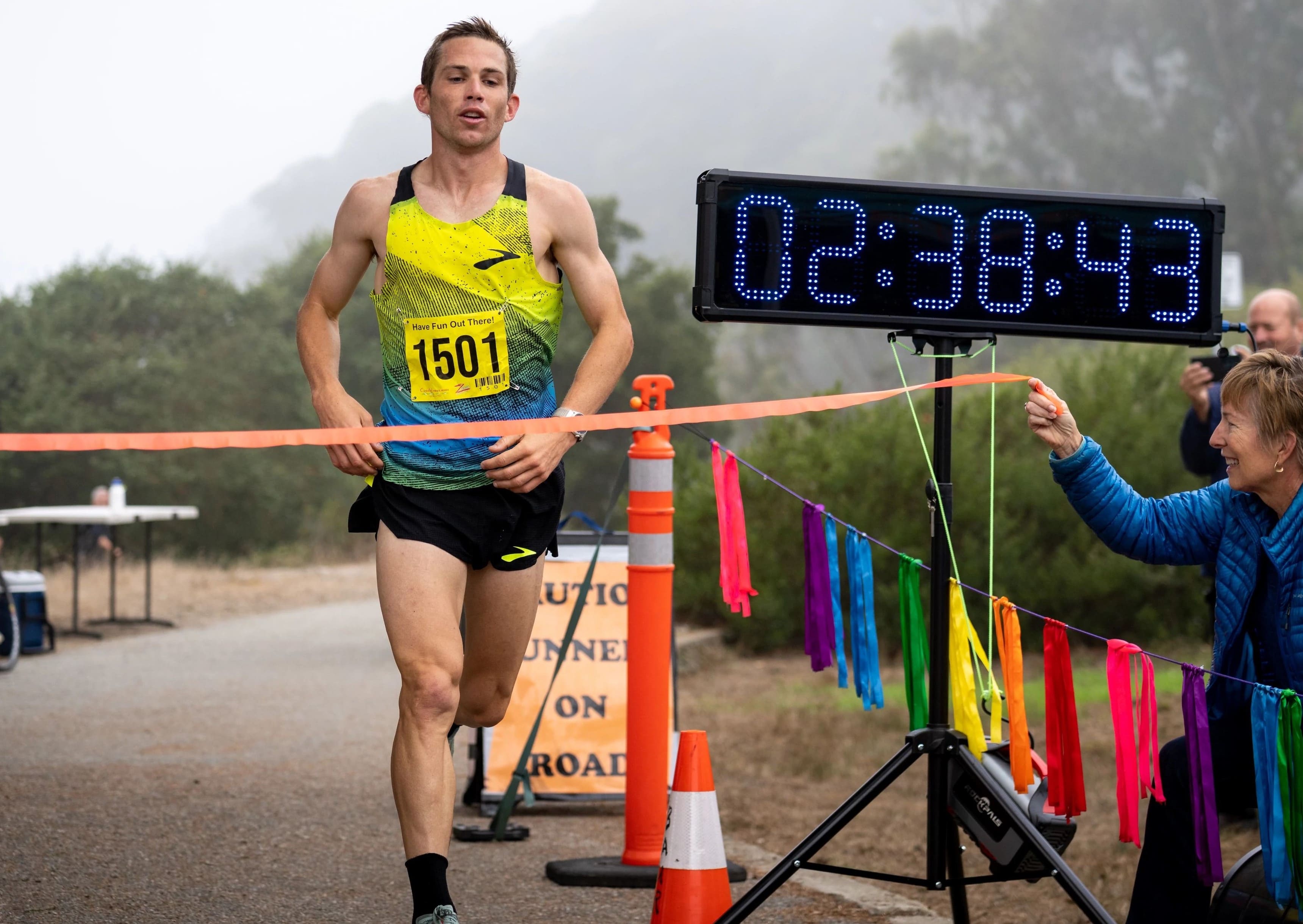 BROOKS 贊助選手CJ Albertson以2小時38分43創造了50公里的世界紀錄。